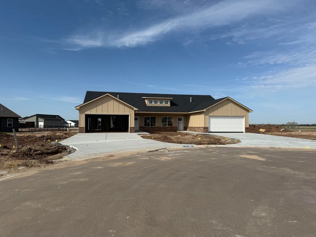466 Trails Head Ct, Goddard, KS 67052