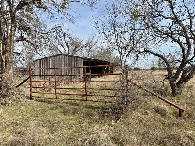 531 FM 1744, Carlton, TX 76436