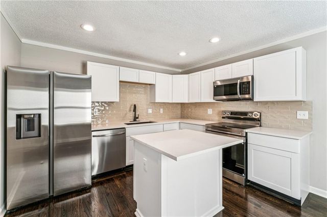 842 N Aztec Drive, Independence, MO 64056