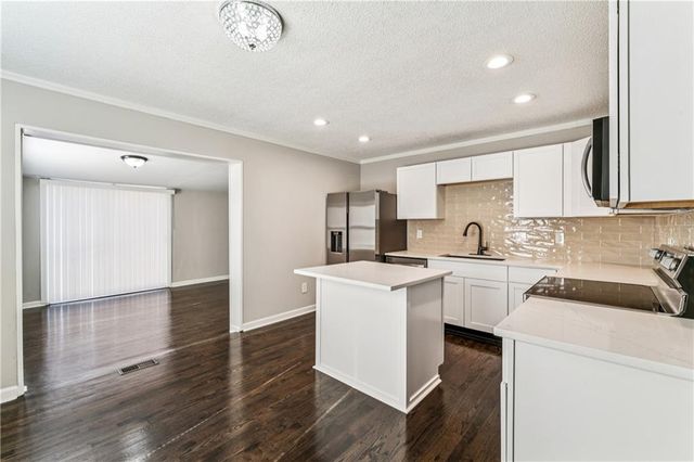 842 N Aztec Drive, Independence, MO 64056