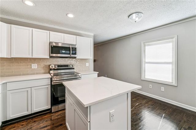 842 N Aztec Drive, Independence, MO 64056