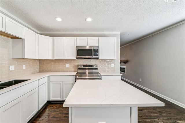 842 N Aztec Drive, Independence, MO 64056