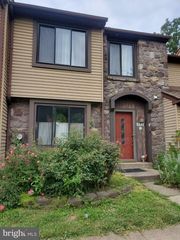 572 ATWOOD CT, Newtown, PA 18940