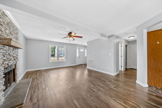 3851 Man O War Blvd, Clarksville, TN 37042