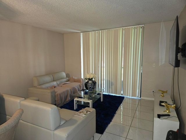 5190 LAS VERDES Circle 209, Delray Beach, FL 33484