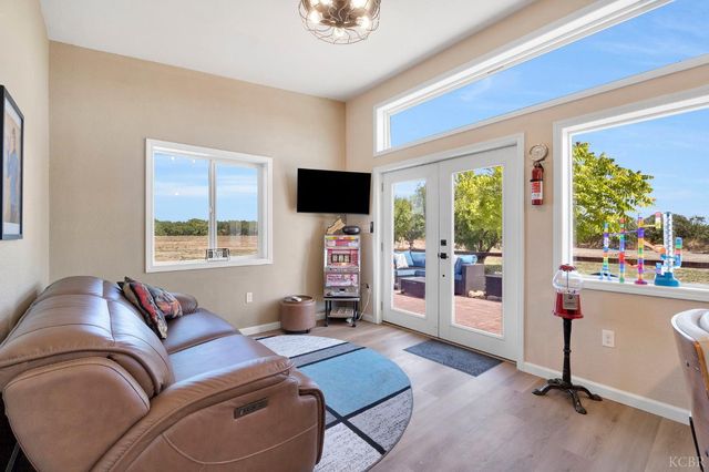 7595 Highway 43, Hanford, CA 93230