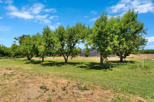 7595 Highway 43, Hanford, CA 93230