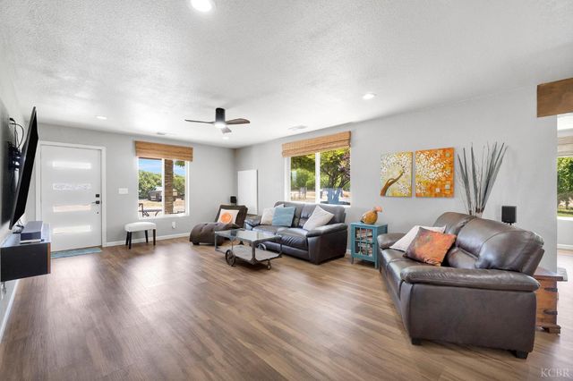 7595 Highway 43, Hanford, CA 93230