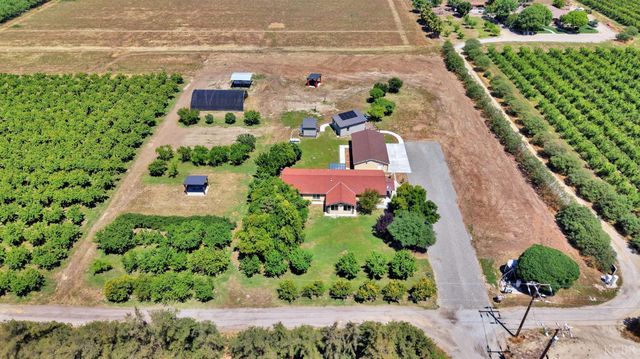7595 Highway 43, Hanford, CA 93230