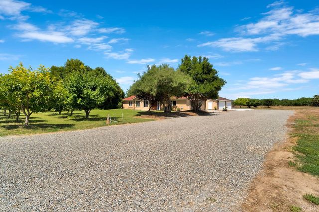 7595 Highway 43, Hanford, CA 93230