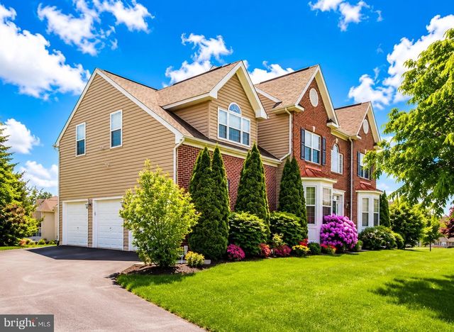 3002 SUMMER MEADOW DR, Douglassville, PA 19518