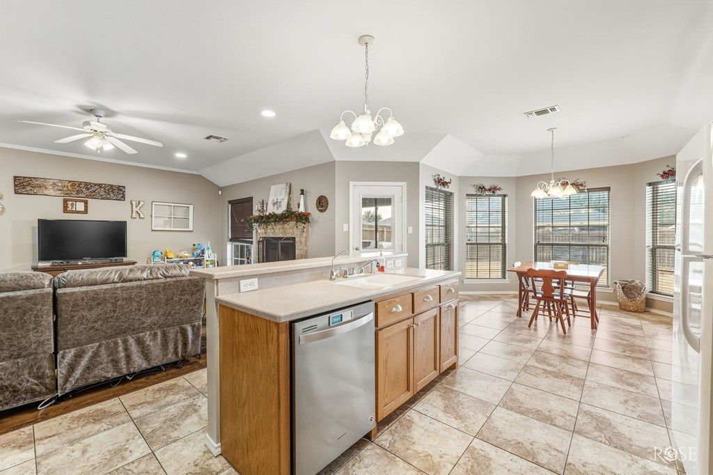 Image 7 of property listing at 6005 Carrizo St, San Angelo, TX 76904