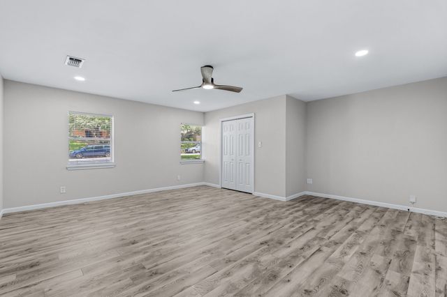 1213 Vivienne Street, Weatherford, TX 76086