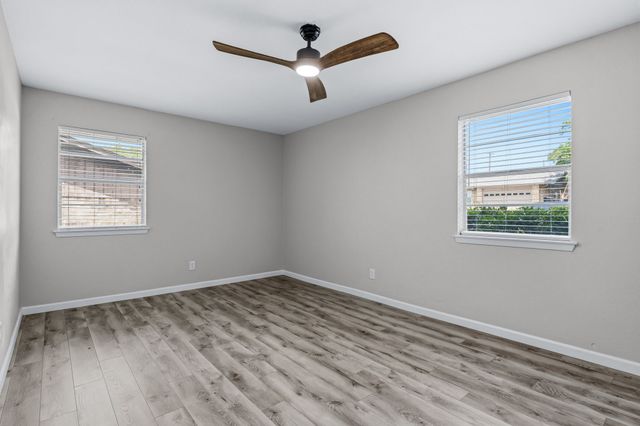 1213 Vivienne Street, Weatherford, TX 76086