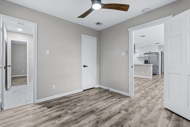 1213 Vivienne Street, Weatherford, TX 76086