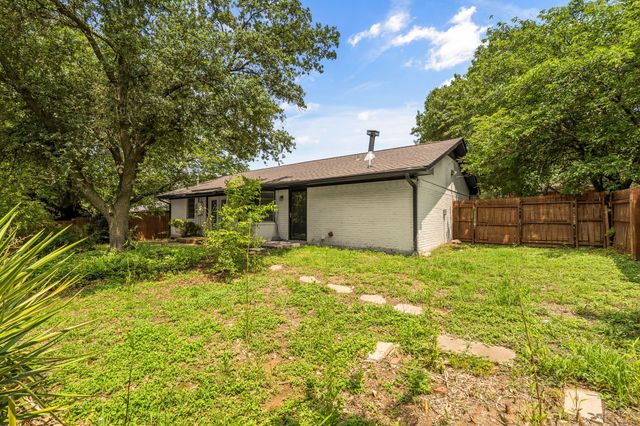 1213 Vivienne Street, Weatherford, TX 76086