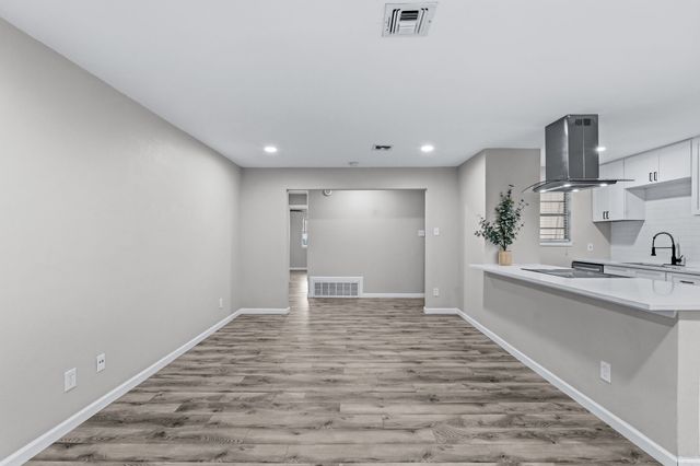 1213 Vivienne Street, Weatherford, TX 76086