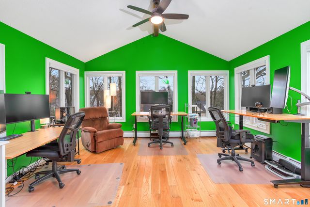 8 Lomartra Lane, Branford, CT 06405