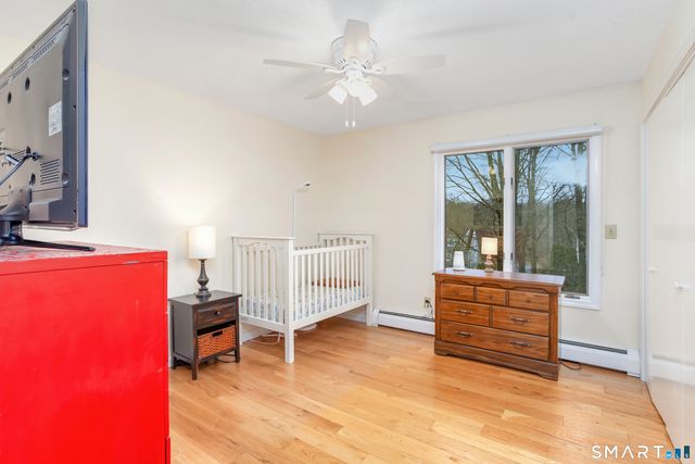 8 Lomartra Lane, Branford, CT 06405