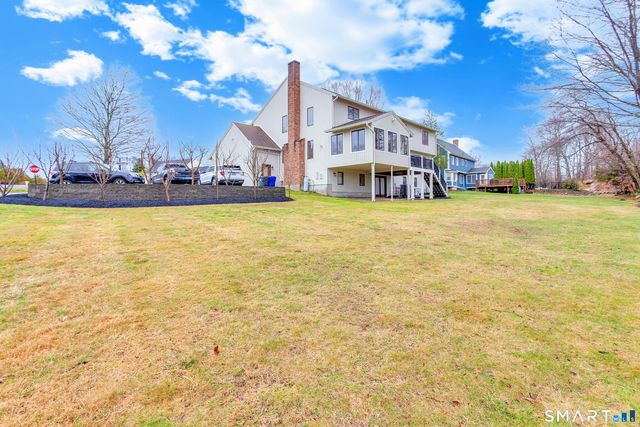 8 Lomartra Lane, Branford, CT 06405