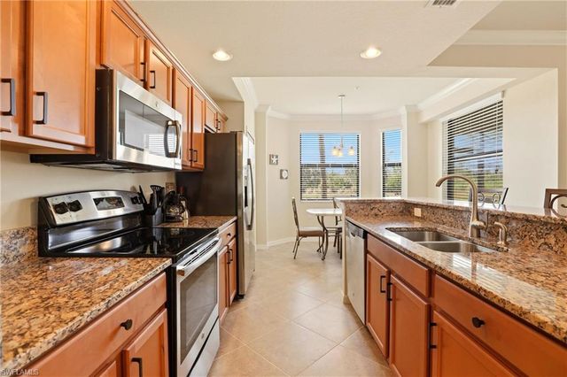 9816 Giaveno CIR 1317, Naples, FL 34113