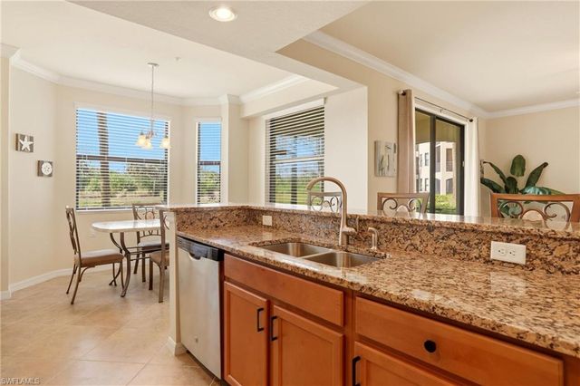 9816 Giaveno CIR 1317, Naples, FL 34113