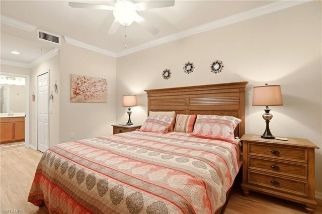 9816 Giaveno CIR 1317, Naples, FL 34113