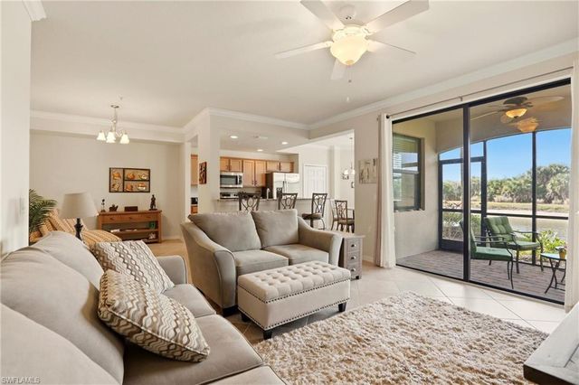 9816 Giaveno CIR 1317, Naples, FL 34113