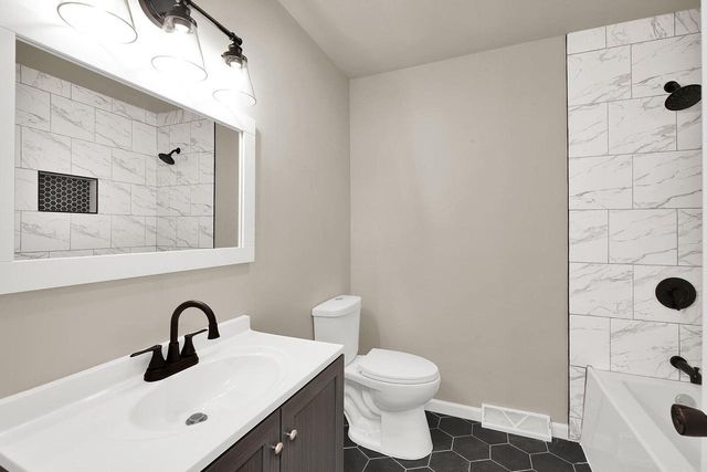 2905 Lake Vista COURT, Racine, WI 53402