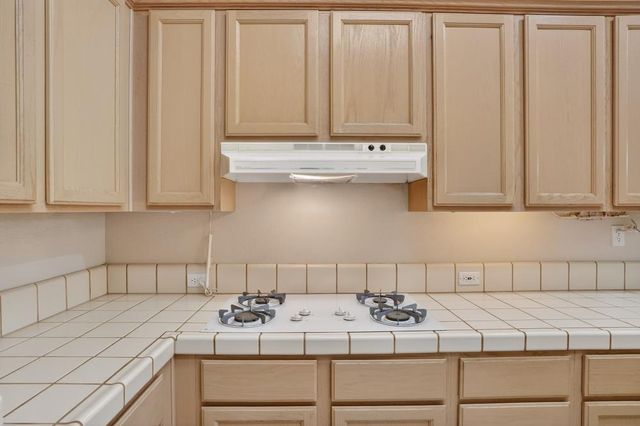 6108 Granite Flat Ln, Roseville, CA 95747