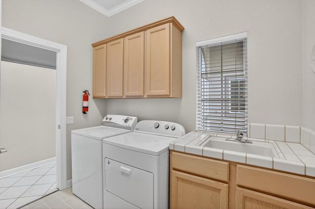 6108 Granite Flat Ln, Roseville, CA 95747