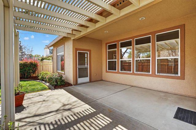 6108 Granite Flat Ln, Roseville, CA 95747