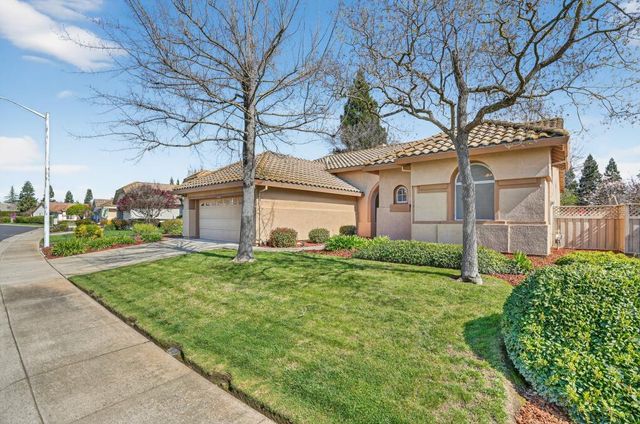 6108 Granite Flat Ln, Roseville, CA 95747