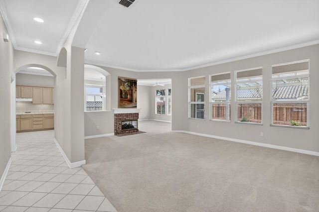 6108 Granite Flat Ln, Roseville, CA 95747