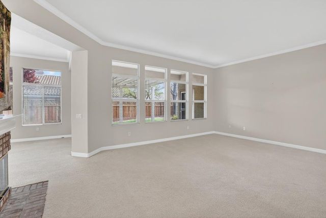 6108 Granite Flat Ln, Roseville, CA 95747