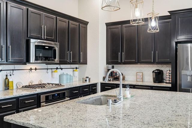 4042 Shackleton Court, Iowa Colony, TX 77583