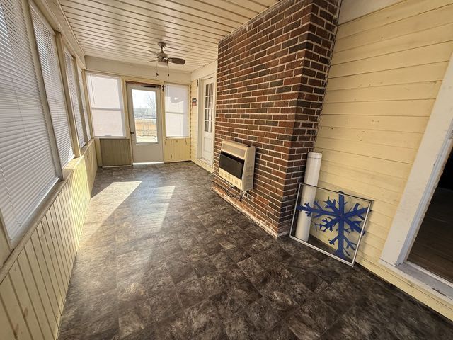 617 W Lincolnway Road, Morrison, IL 61270