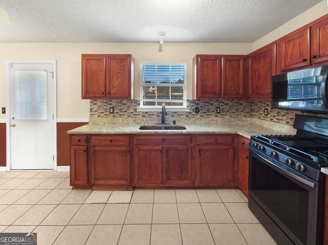 517 Brenston Court, Ellenwood, GA 30294