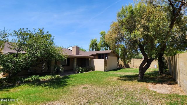 864 E PARADISE Lane, Phoenix, AZ 85022