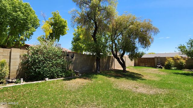 864 E PARADISE Lane, Phoenix, AZ 85022