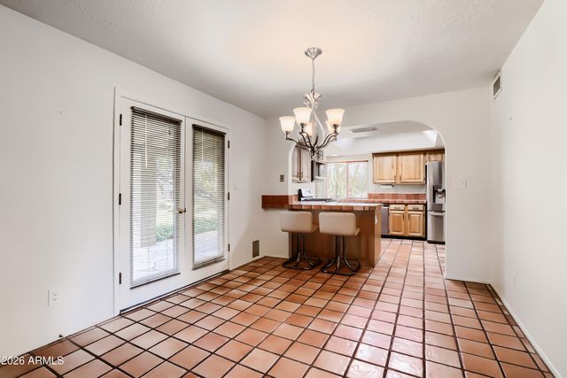 864 E PARADISE Lane, Phoenix, AZ 85022