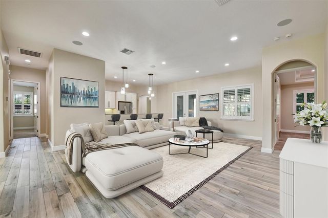 3315 W PRICE AVENUE, Tampa, FL 33611