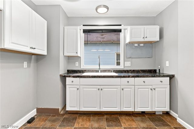 1270 Alberta Street, Barberton, OH 44203