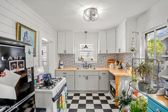 322 North Street, Waterville, OH 43566