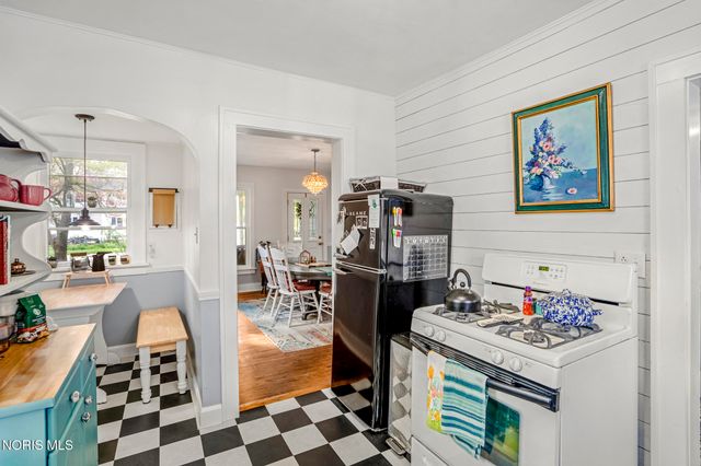 322 North Street, Waterville, OH 43566