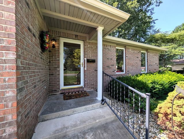 5011 Countess Drive, Columbus, IN 47203