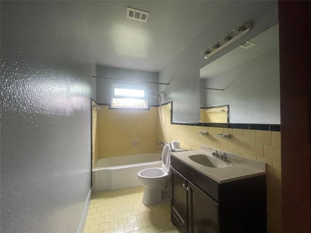 4810 Airport Boulevard, Houston, TX 77048