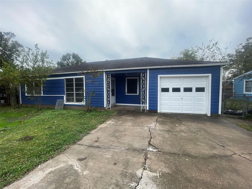 4810 Airport Boulevard, Houston, TX 77048
