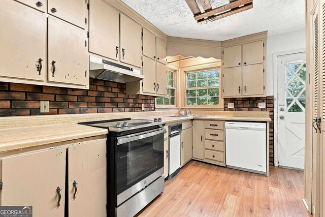 458 Mehaffey Drive, Fairburn, GA 30213