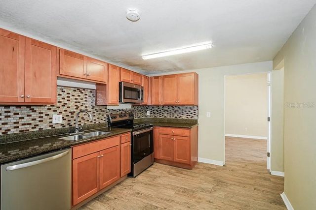 6405 REGATTA COURT, Tampa, FL 33634